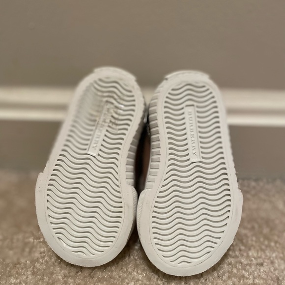 Burberry Baby Shoes - Picture 6 of 6